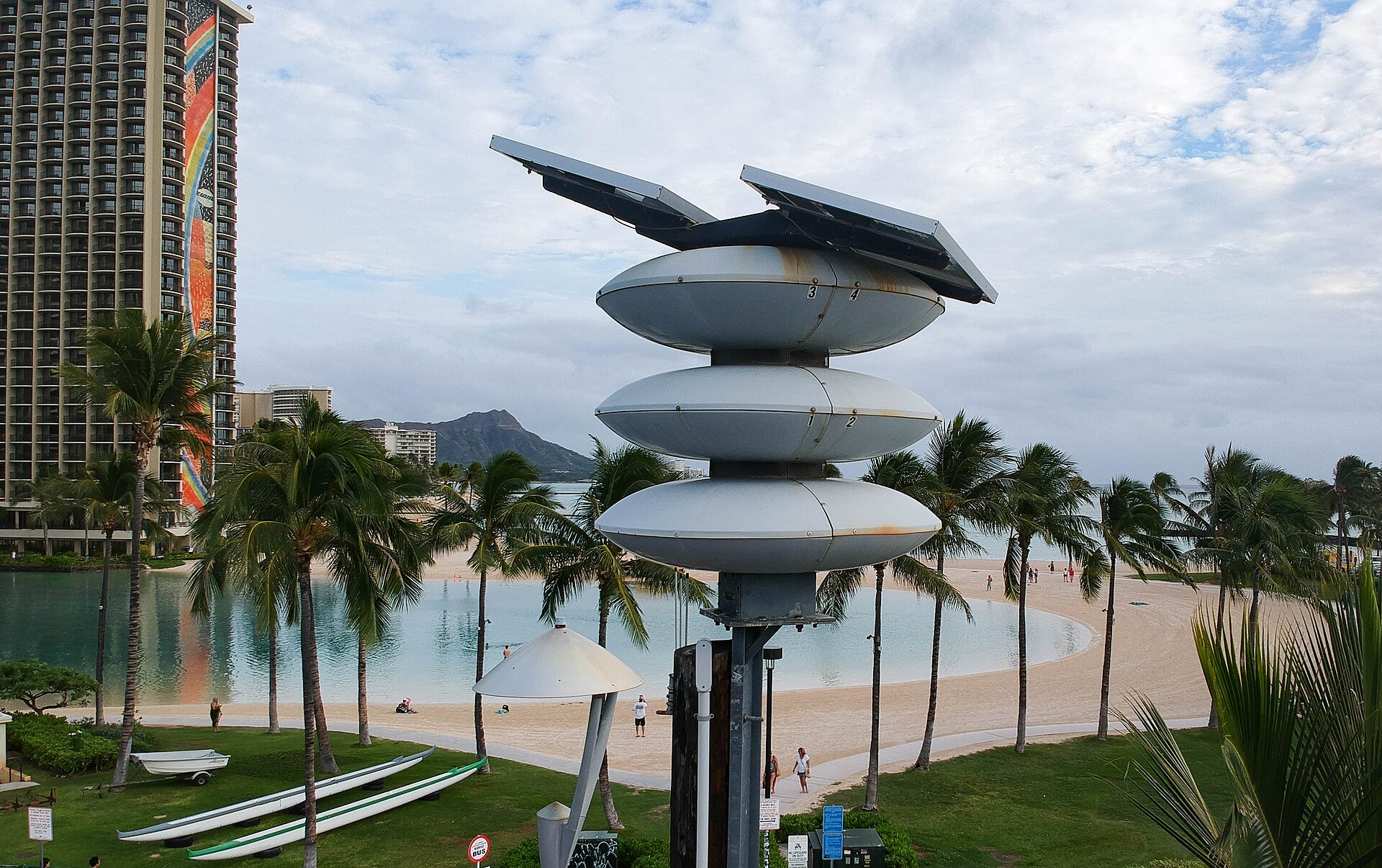 File:Hawaii Attack Warning Siren (26980497279).jpg